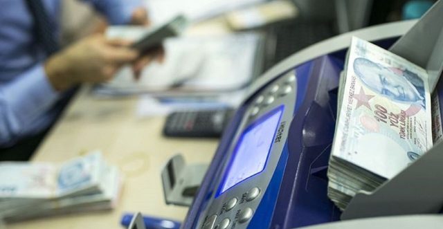 Hesabinda Para Olana 30 Bin T L Nakit Akacak Yan Gelip Yatan Parayi Cebine Atacak 640X331