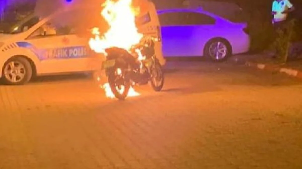 Polis Denetimi Sırasında Motosikletini Yaktı
