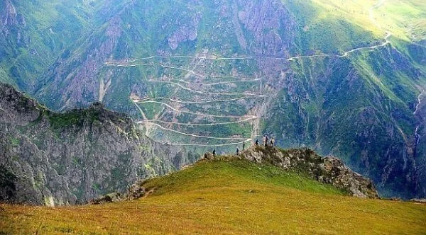 BAYBURT'TA HANGİ DAĞLAR VAR?