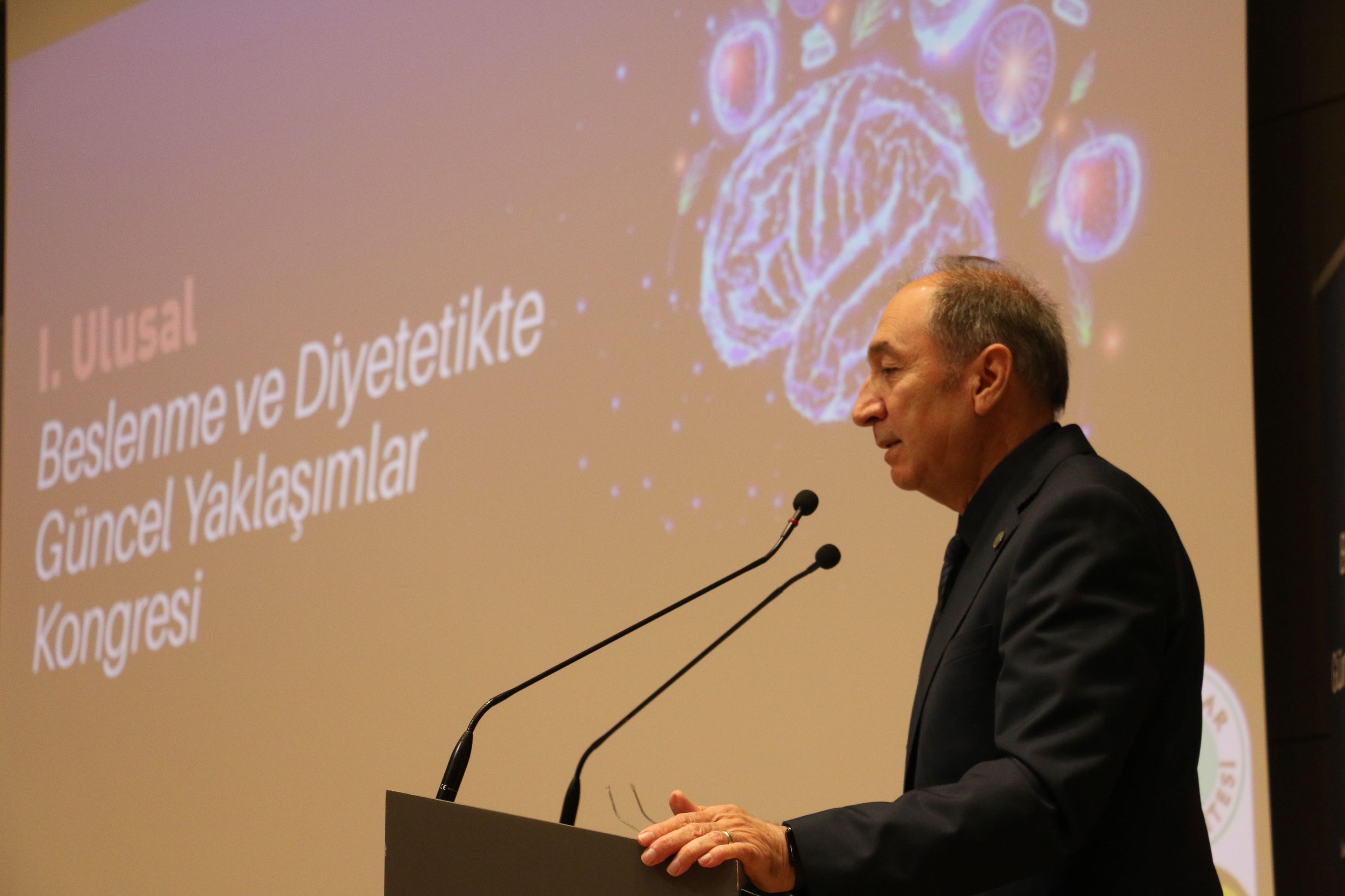 Prof. Dr. Arif Aktuğ Ertekin: “Bir taraf açlıktan hayatını kaybediyor, bir taraf da aşırı beslenmeden” 