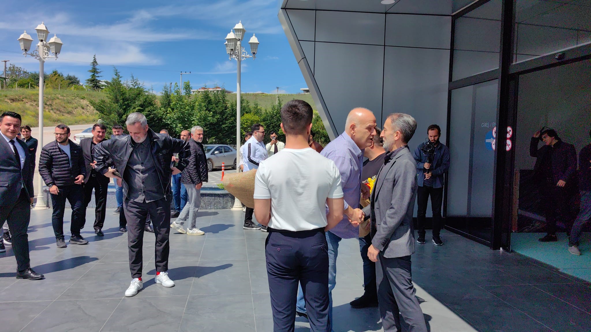 'FENERBAHÇE'NİN 10 YILDIR ŞAMPİYON OLAMAMASINDA BİR TUHAFLIK VAR'