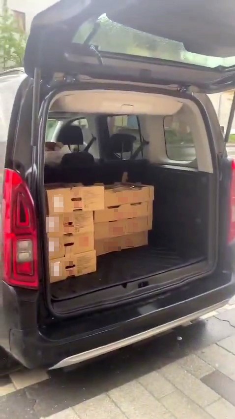 “Tavuk özellikle çok tehlikeli bir ürün. Sıcak havaya temas ettikten sonra dolaba konulması fayda etmez”