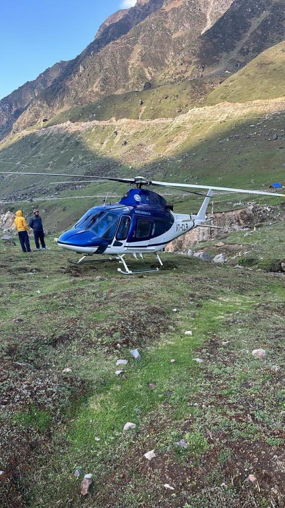 Olay anına ait güvenlik kamerası görüntülerinde, helikopterin kontrolden çıktığını gören görevli ve yolcuların pistten kaçmaya başladığı görüldü.