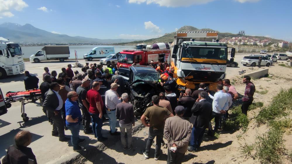 Haber verilmesi üzerine bölgeye ambulans, polis, Afet ve Acil Durum (AFAD) ve itfaiye ekipleri sevk edildi. 