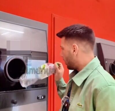 Almanya'da yaşayan bir Türk gurbetçinin 39 pet şişeyi geri dönüştürerek