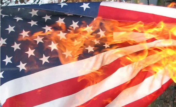 Ülkede, diğer ülkelerin bayraklarının yakılmasına tolerans gösterilir.