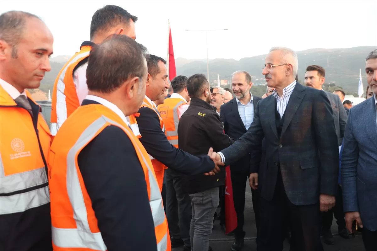 Bakan Uraloğlu ''şehrin ulaşım ağının güçlendirilmesi için projelerin devam ediyor''