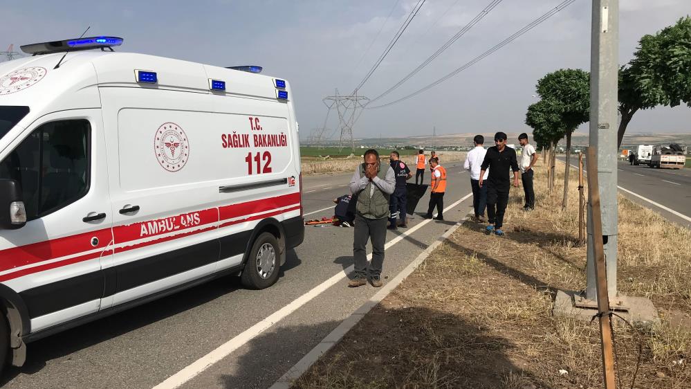 Sağlık ekipleri, yaptıkları kontrollerde Dayan'ın hayatını kaybettiğini belirledi. Kazayı duyan Dayan’ın yakınları olay yerinde sinir krizi geçirerek ağıtlar yaktı.