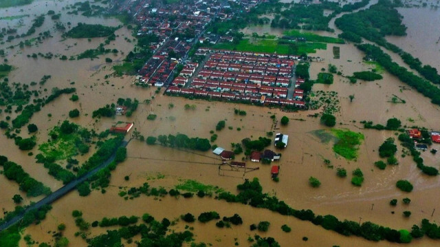 Sel felaketi Brezilya'yı alt üst etti