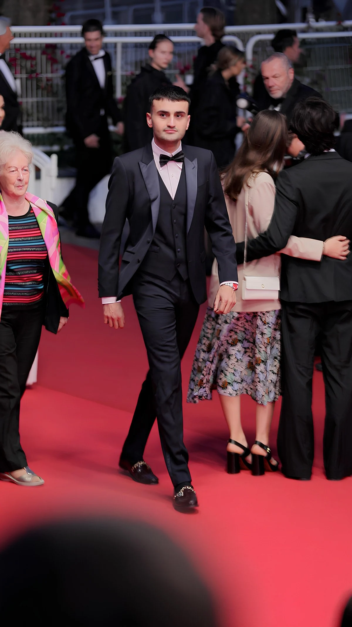 CZN Burak'ın Cannes'daki varlığı tartışılıyor: