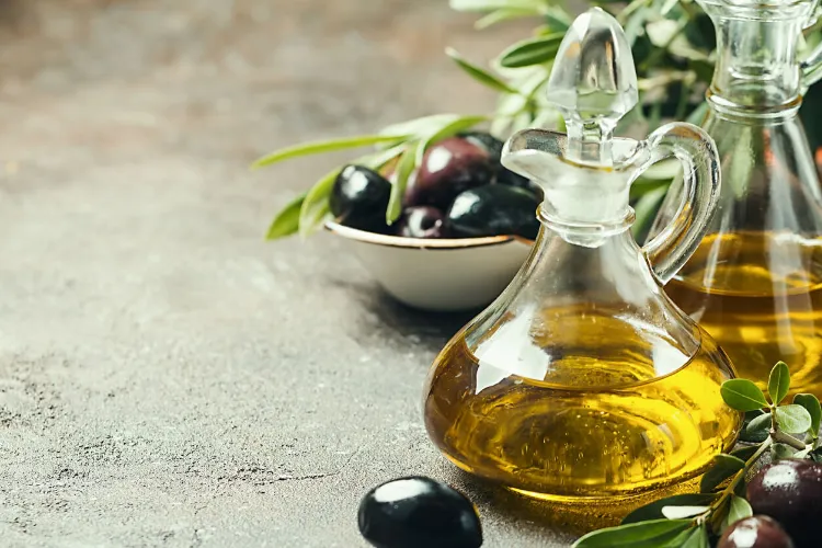 Saçlara sağladığı faydaları şu şekilde sıralayabiliriz