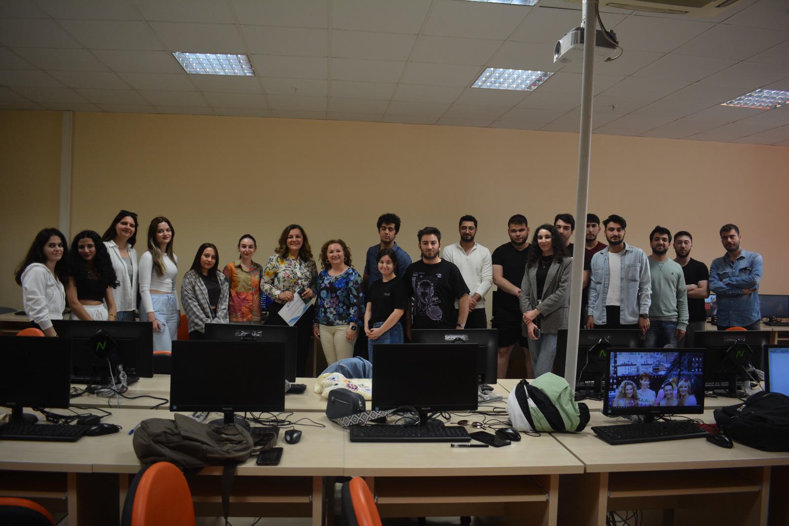 “Kısa ve çarpıcı başlıklar haberin okunurluğunu artırır"