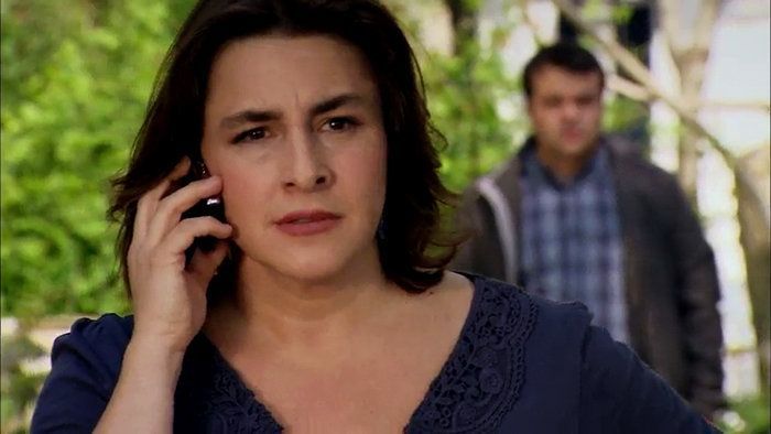 Fatmagül'ün Suçu Ne dizisiyle hafızalara kazınan ve son olarak Hudutsuz Sevda dizisinde rol alan Esra Dermancıoğlu, sosyal medyayı aktif kullanan isimler arasında yer alıyor.