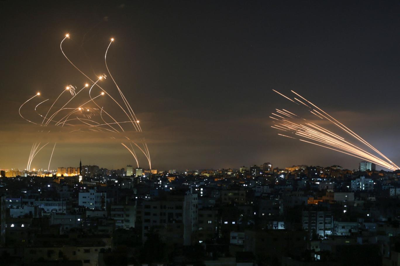 Hizbullah'tan İsraile füze bombardımanı