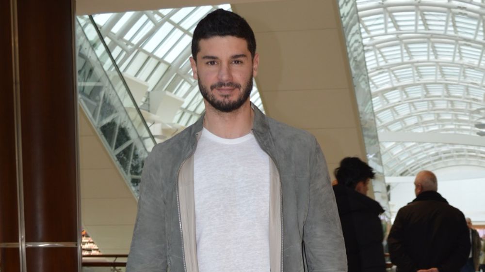 Oyunculuğa geçiş ve başarılar