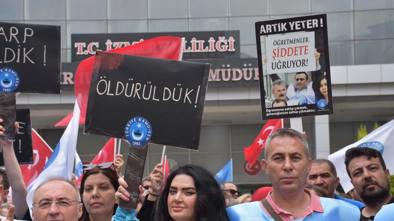 Izmirde Egitimciler Ogretmen Cinayetini Protesto Etti Egitimde Siddete Hayir1