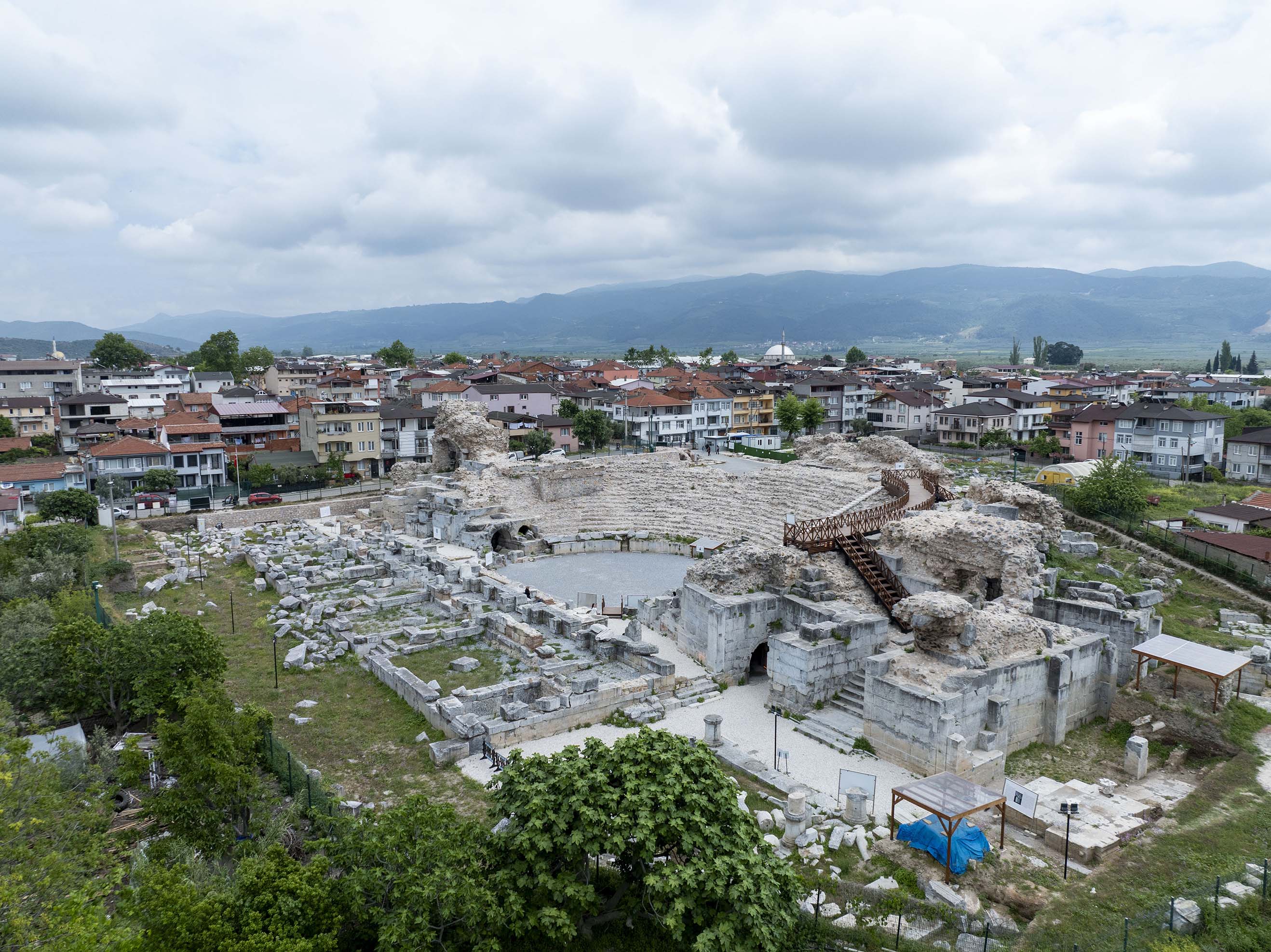 ASKER MEZARLARI ORTAYA ÇIKTI