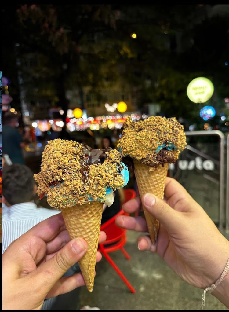 Bir top dondurma 80 TL: Yüksek fiyatlar şaşkınlık yarattı