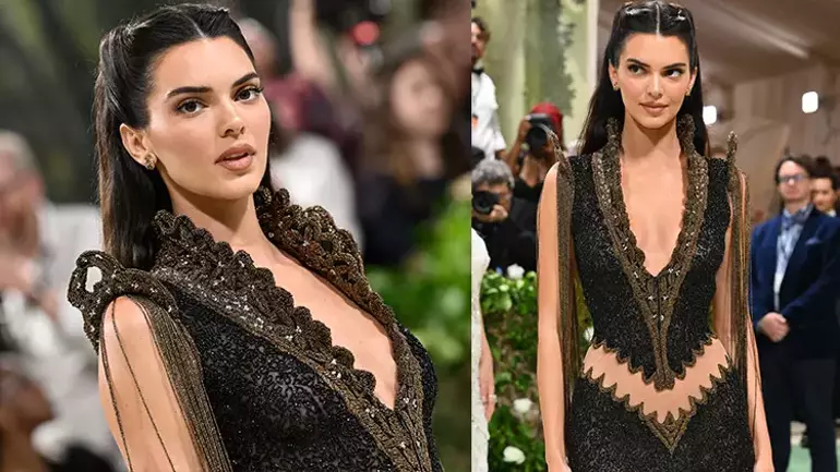 Diğer bir Jenner güzelimiz ve podyumlardan adeta bir kuğu gibi süzülen Kendall Jenner Kylie'nin aksine bir su perisi gibi süzüldü. onu görenler bir daha güzelliği karşısında  dillerini yuttu.