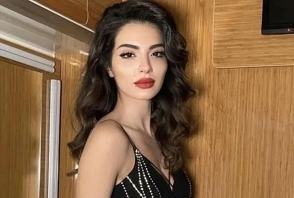 Melisa Aslı Pamuk kimdir?