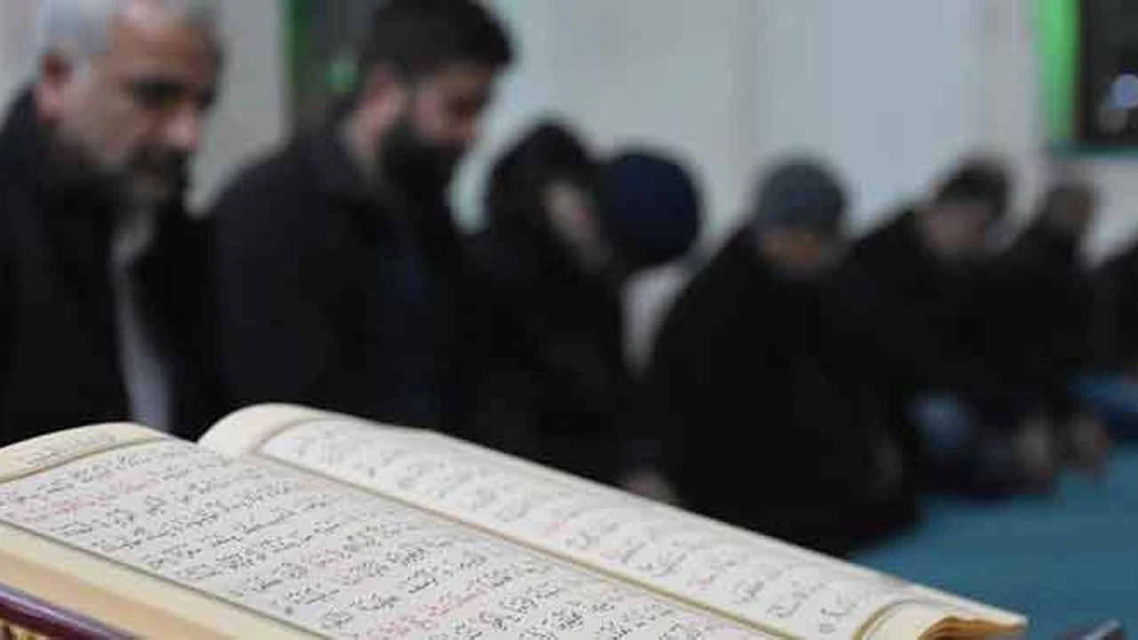 Nasr Suresi Türkçe Meali