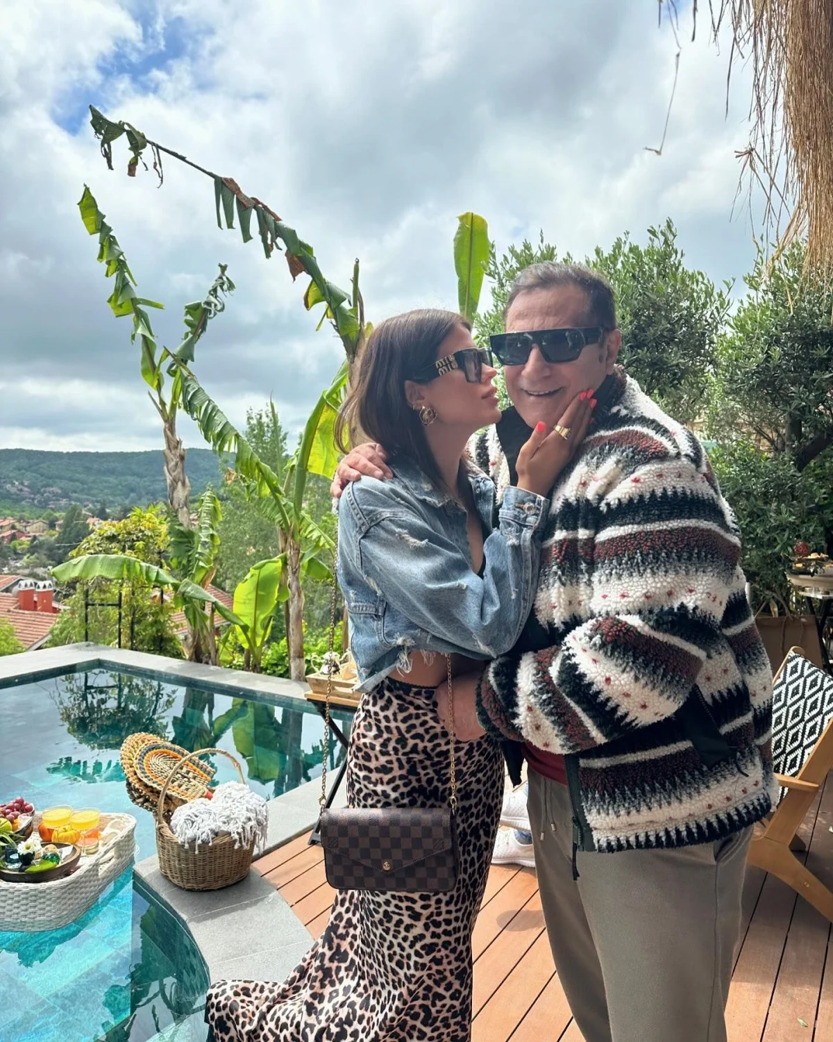 Beş evlilik geçmişi