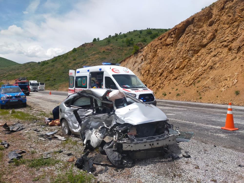 Durumun bildirilmesi üzerine olay yerine sağlık, jandarma ve İmranlı Arama Kurtarma Ekibi (İMAYKUT) ekipleri sevk edildi