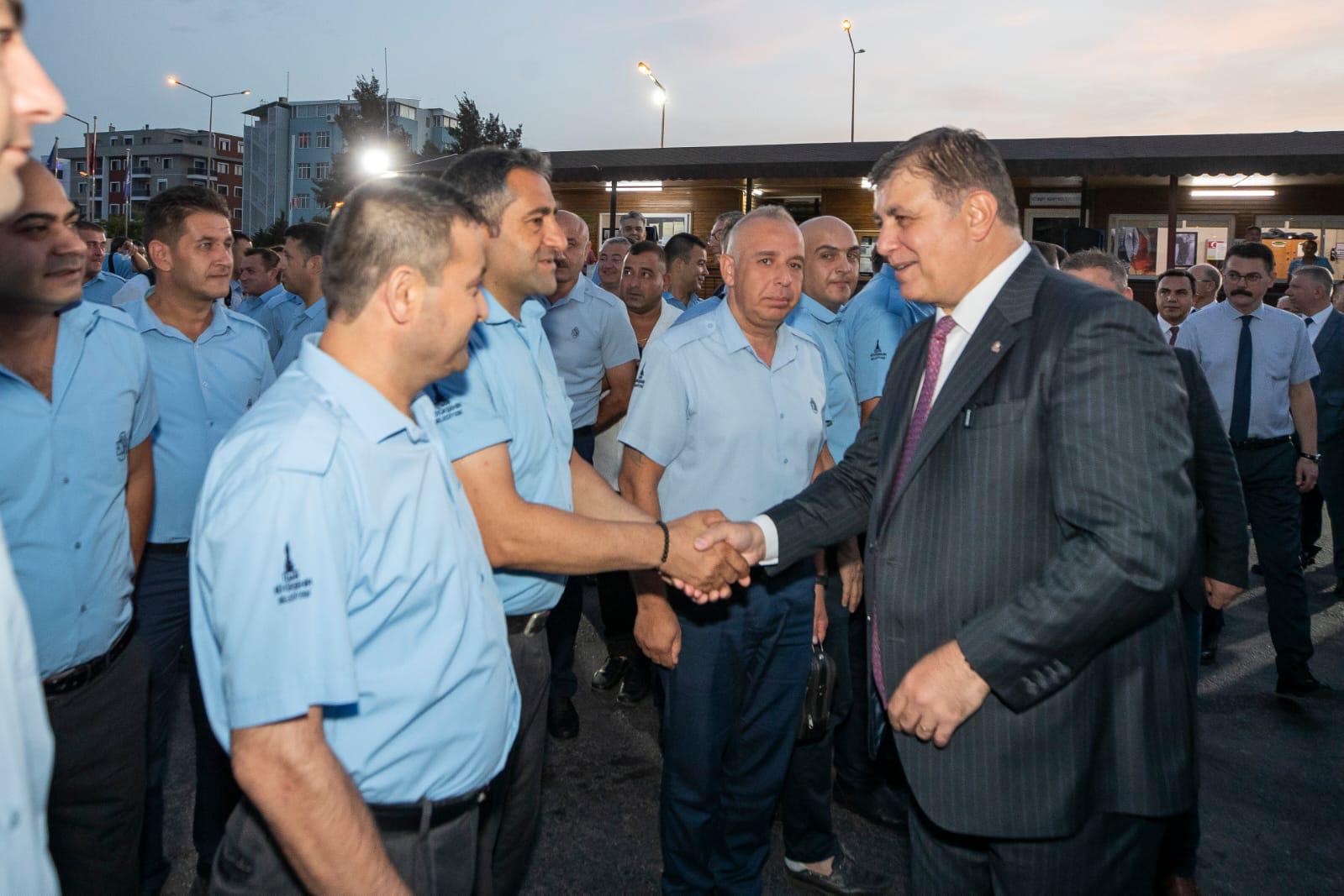 "Sizleri seviyorum, bayramınız kutlu olsun"