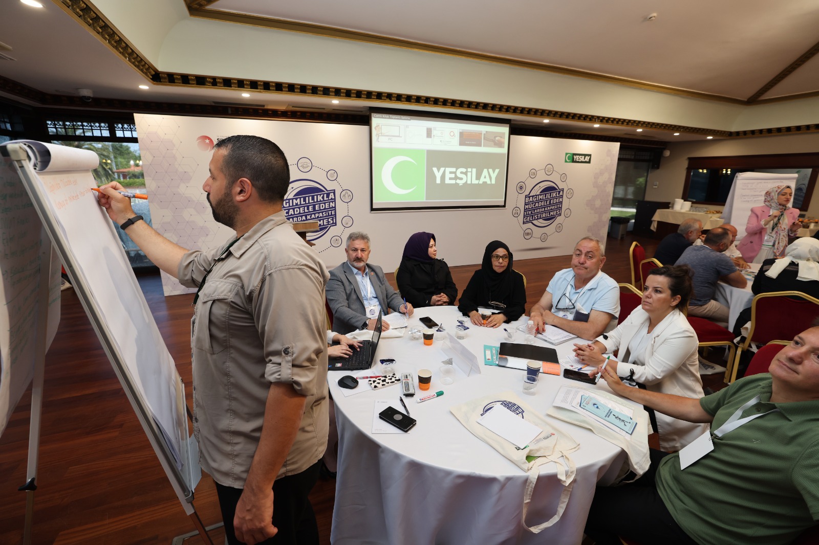 “Bağımlılık meselesi tek bir kurumun kaldırabileceği bir yük değil. Bilgimizi ve tecrübemizi paylaşmak zorundayız.”