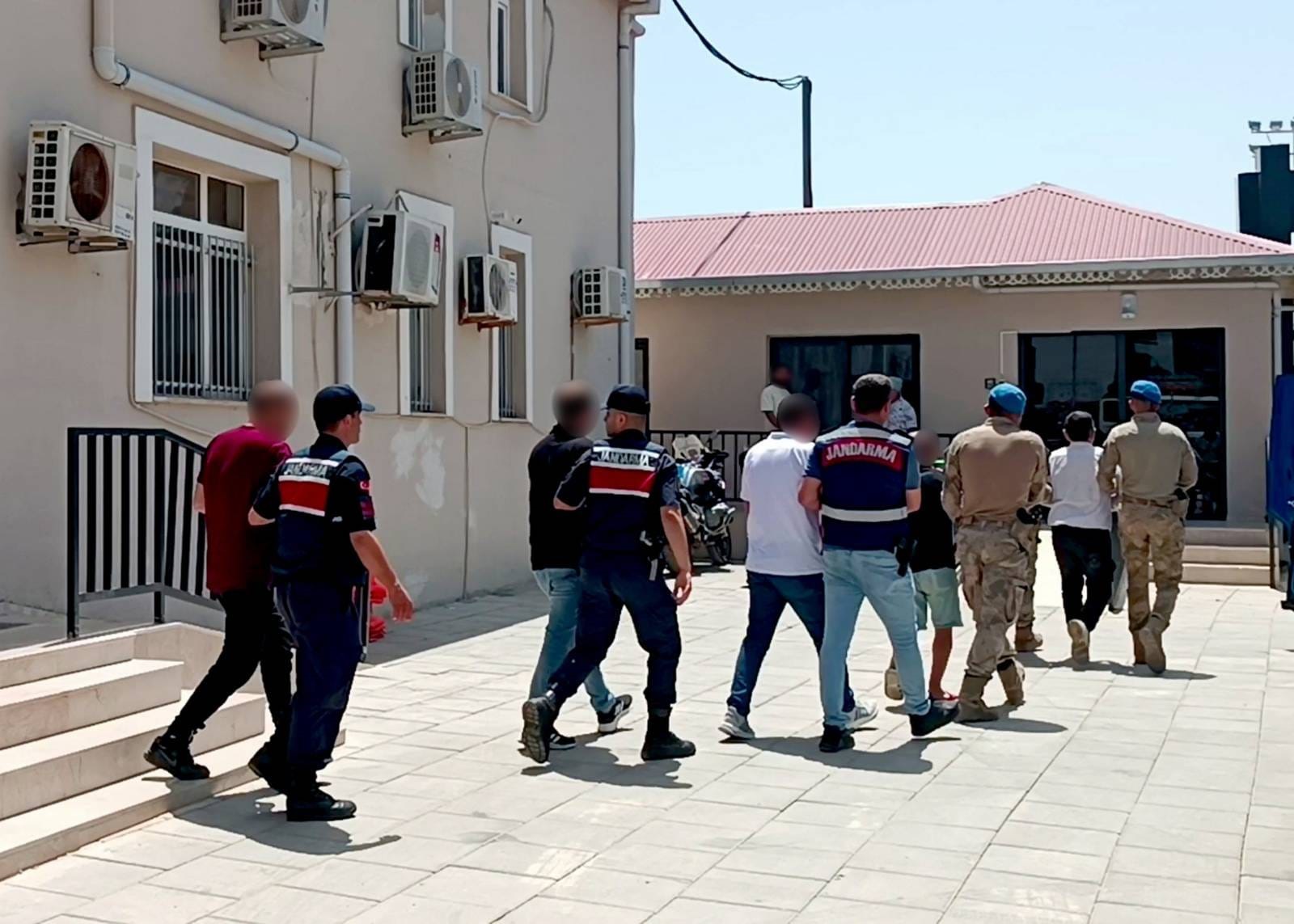 Mersin'de insan ticareti operasyonu: 8 kişi tutuklandı!