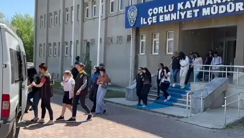 Çocuk bakmaya gelmişler