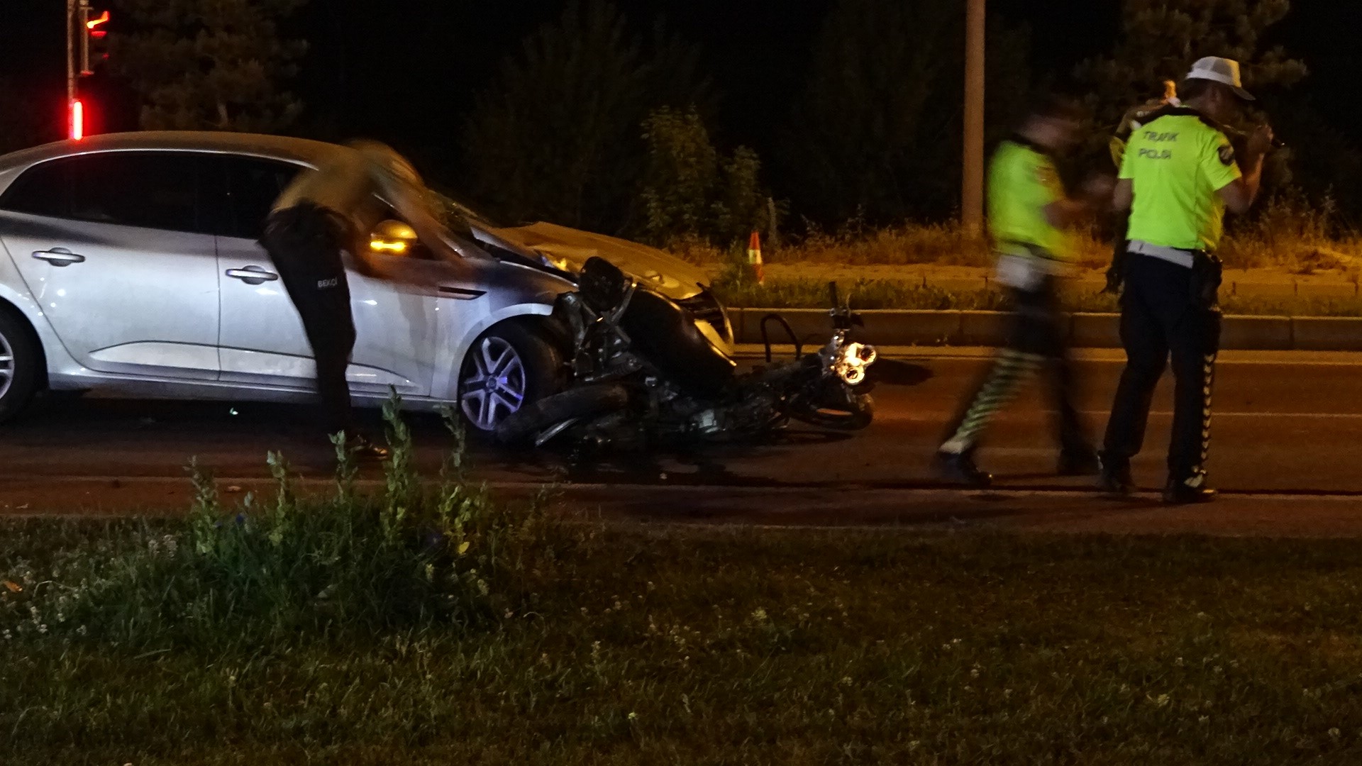 Kütahya Tavşanlı'da feci kaza! Otomobil motosiklete çarptı 2 Kişi hayatını kaybetti!