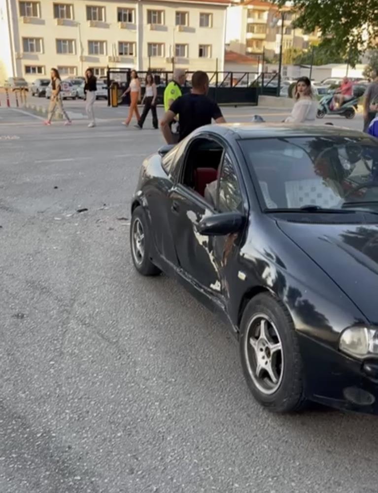 Çevredekilerin ihbarı üzerine hastaneye kaldırılan sürücünün sağlık durumu iyi olduğu öğrenilirken, kaskın önemi bir kez daha ortaya çıktı.