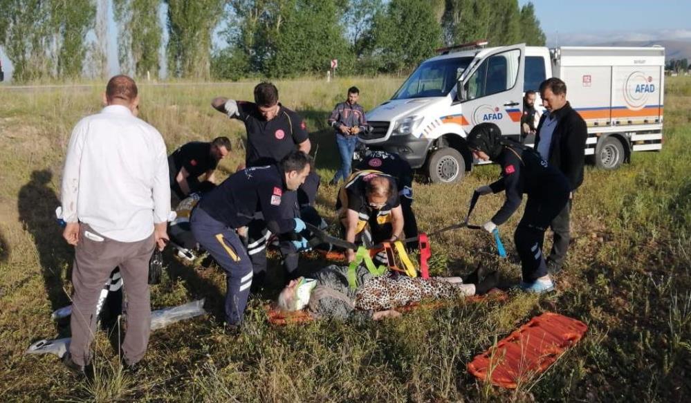 Araçta sıkışan yaralılar AFAD, jandarma, sağlık ve itfaiye ekiplerince kurtarıldı. Yaralılar kaza mahalline sevk edilen ambulanslarla Bayburt Devlet Hastanesine kaldırıldı.