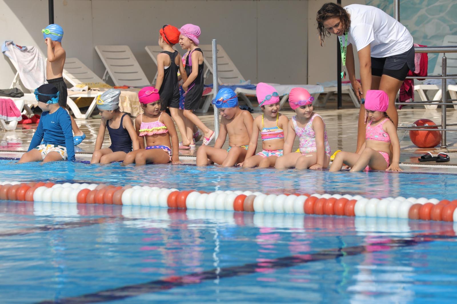Bayraklı'da Çocuklar Için Yüzme Kursu (2)