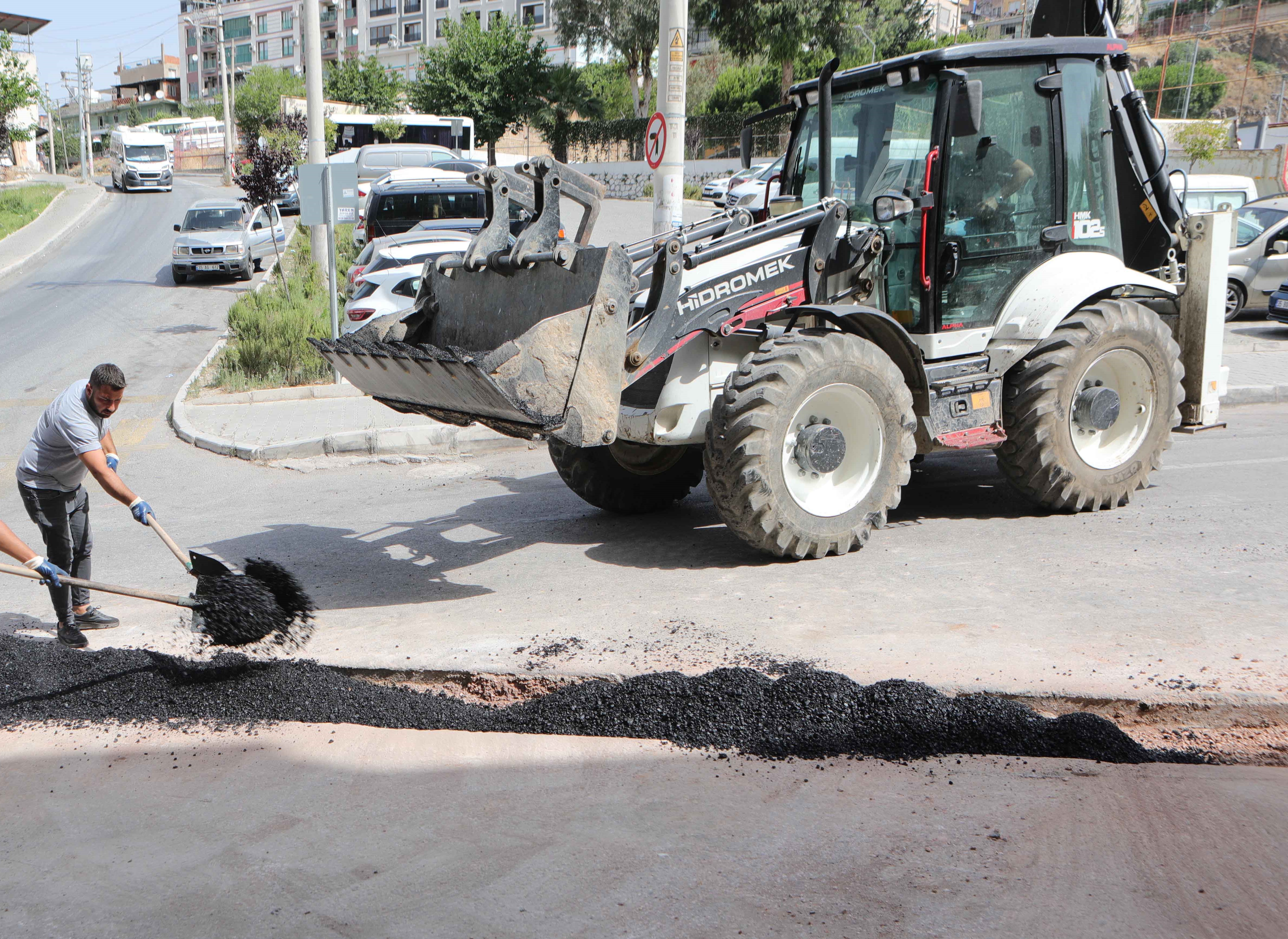 YOL YENİLEME ÇALIŞMALARI DEVAM EDECEK