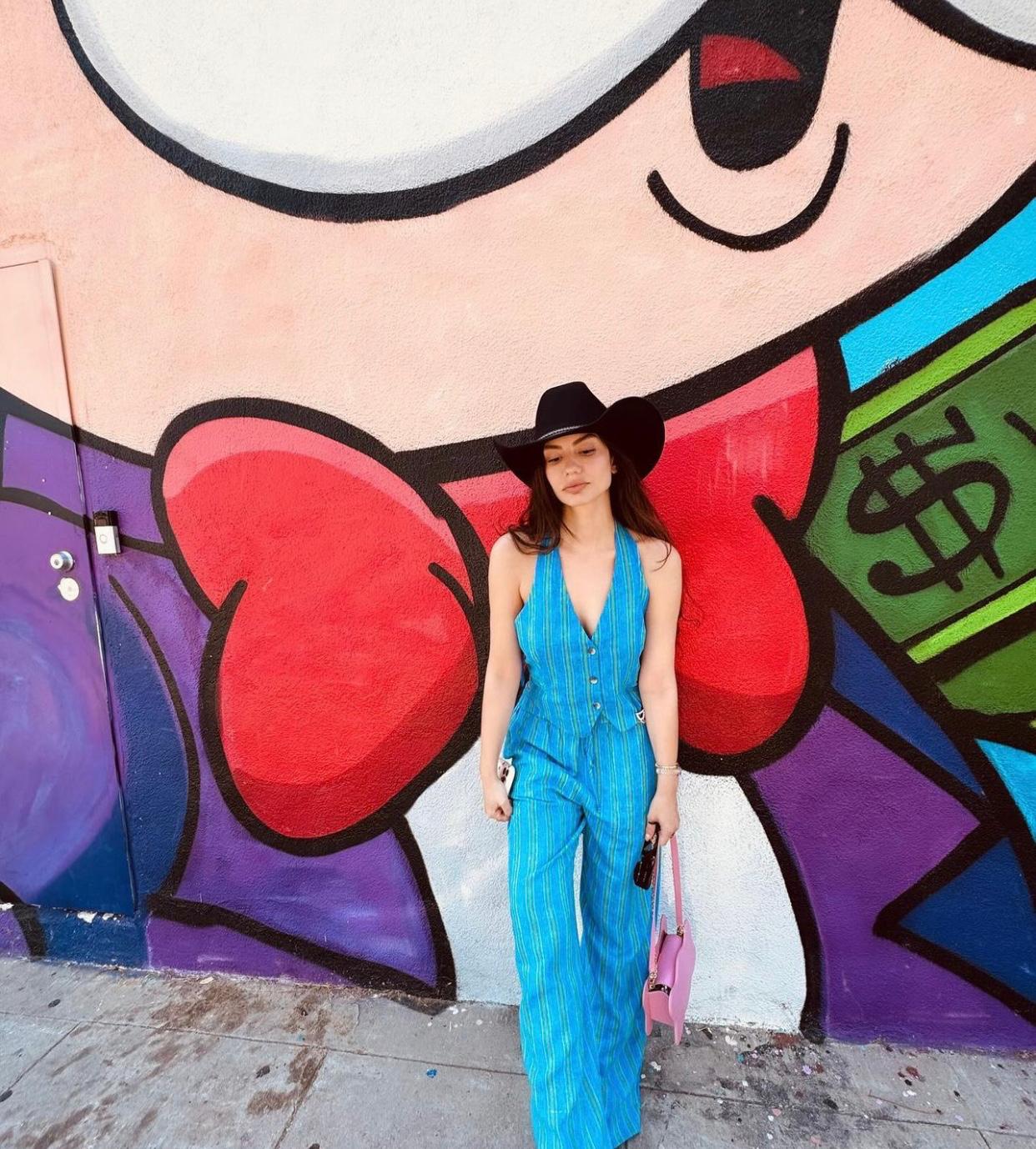 Birçok takipçisi Özdemir'e "Seçmene gerek yok, hepsi birbirinden güzel" yorumlarında bulundu.