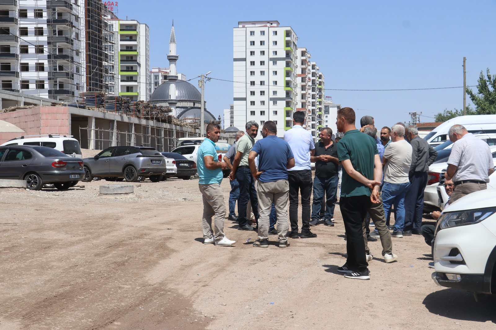 Diyarbakır Ve Mardin'de 5 Kişinin Öldüğü Yangında Kuzenler, Yan Yana Toprağa Verildi (5)