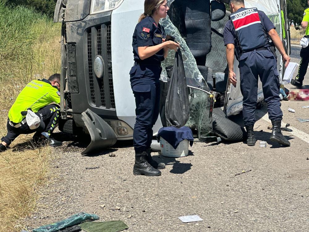 Kazada, 7 kişi yaralandı. 112 Acil Çağrı Merkezine yapılan ihbar üzerine olay yerine sağlık ve jandarma ekipleri sevk edildi.