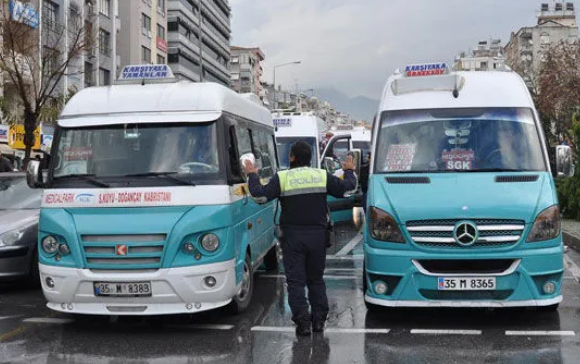 "Minibüsler de zamlı fiyattan güne başladı"
