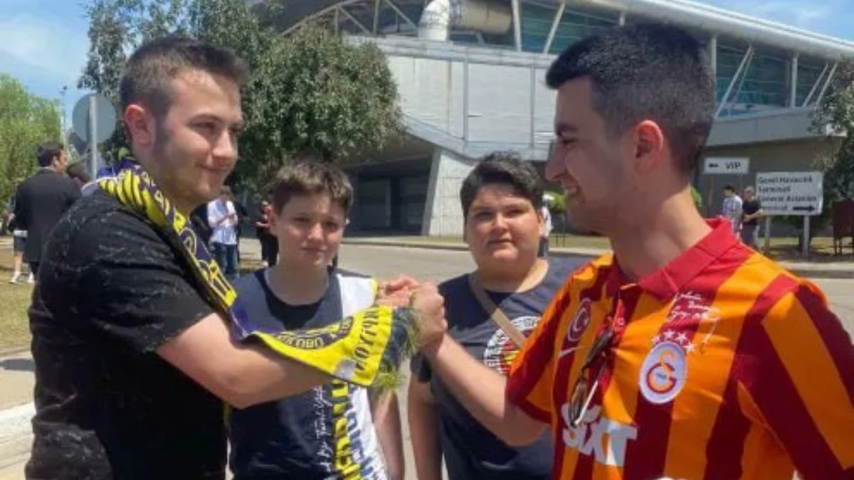 Galatasaraylı Taraftarlar Havalimanında
