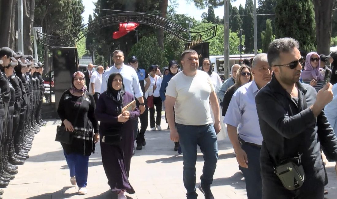 Fatih Vezneciler'de 2016'da Çevik Kuvvet araçları