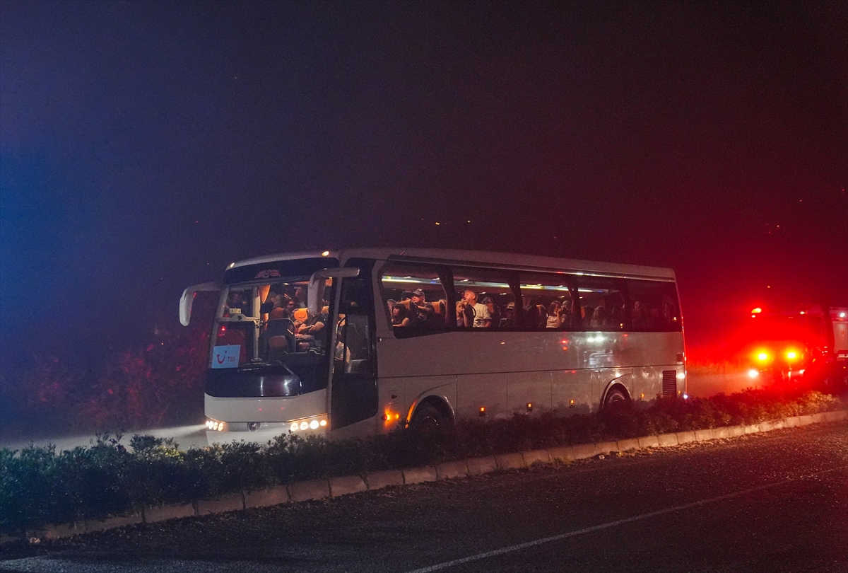 İzmir Valisi Elban Yangının Enerjisi Düşmüş Durumda (8)