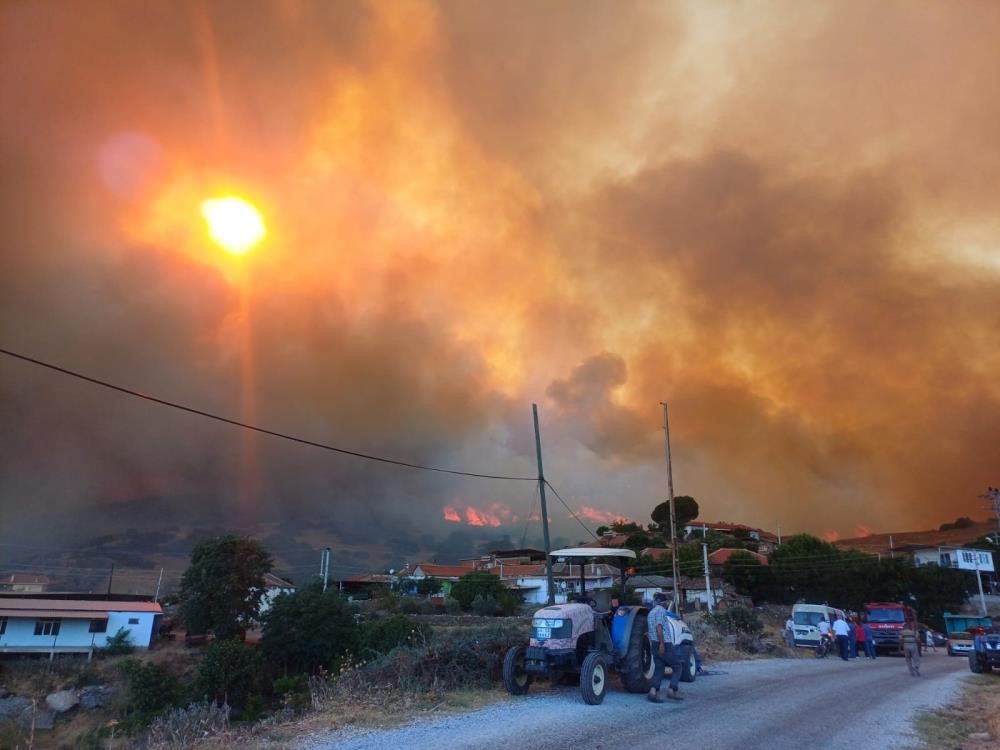 İzmir Ve Manisa'da 165 Yangına Müdahale Edildi (4)