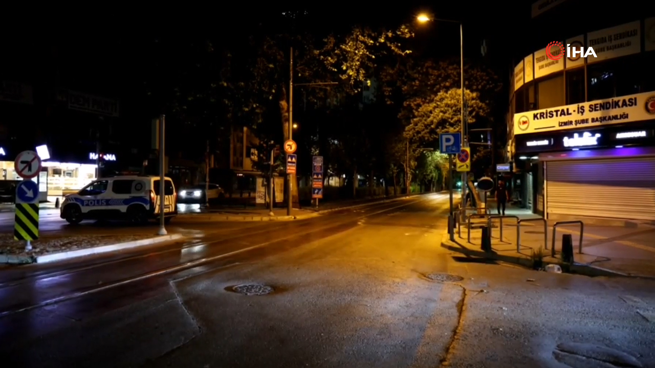 İzmir'de Hissedilen Deprem Anı Kamerada! (4)