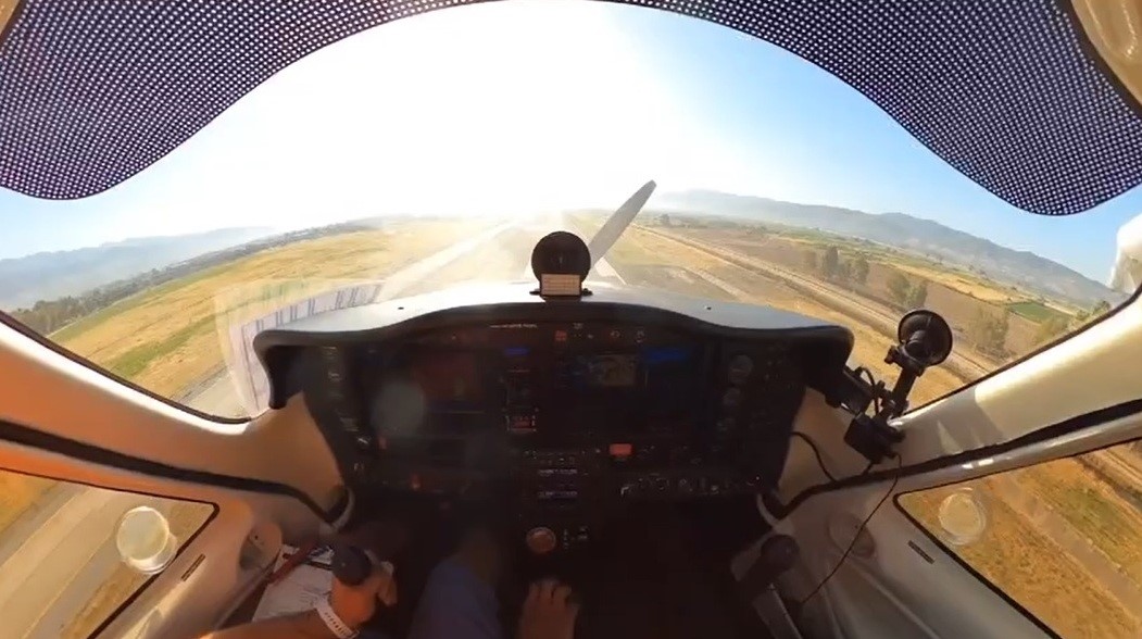 İzmir'den Havalanan Uçağın Motoru Havada Durdu! (4)
