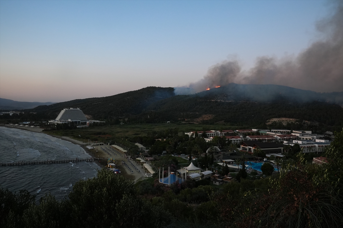 Kuşadası'nda Yangın Durdurulamıyor (7)