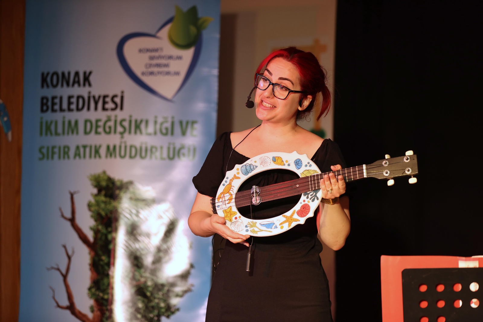 Bit pazarı tezgahından gitara