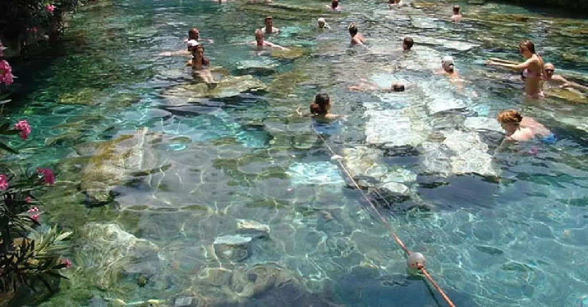 1. Pamukkale Travertenleri ve Hierapolis Antik Kenti (Denizli)