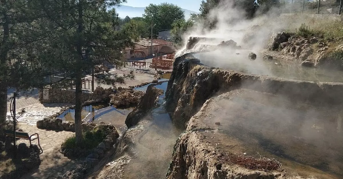 4. Sandıklı Kaplıcaları (Afyonkarahisar)